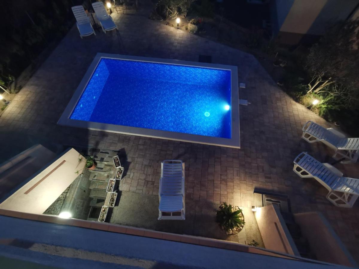 Apartments With A Swimming Pool Punat, Krk - 5378 Kültér fotó